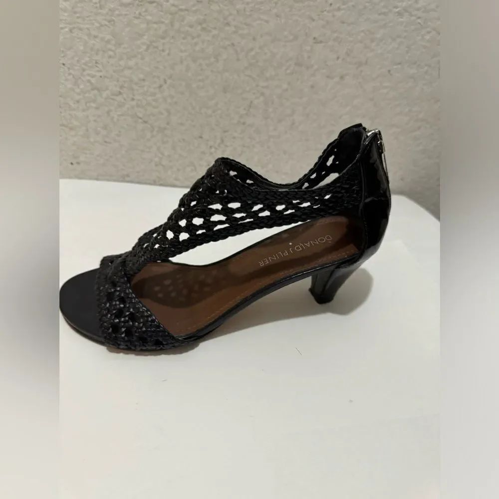 Donald J Pliner ‘Verona’ Black Woven Sandals 6.5 M
